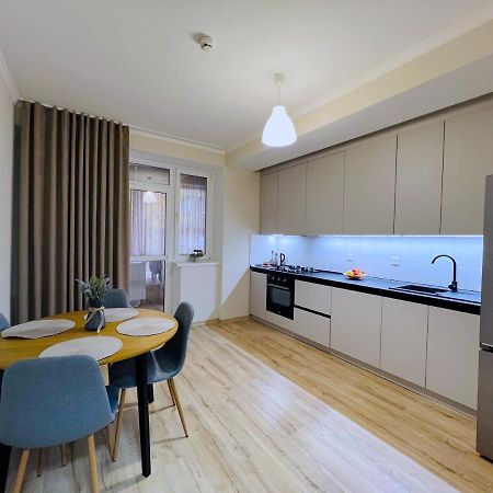 Cozy Apartment In تشيسيناو المظهر الخارجي الصورة