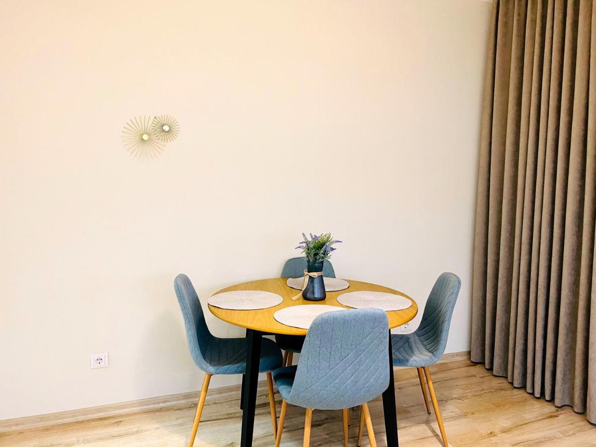 Cozy Apartment In تشيسيناو المظهر الخارجي الصورة
