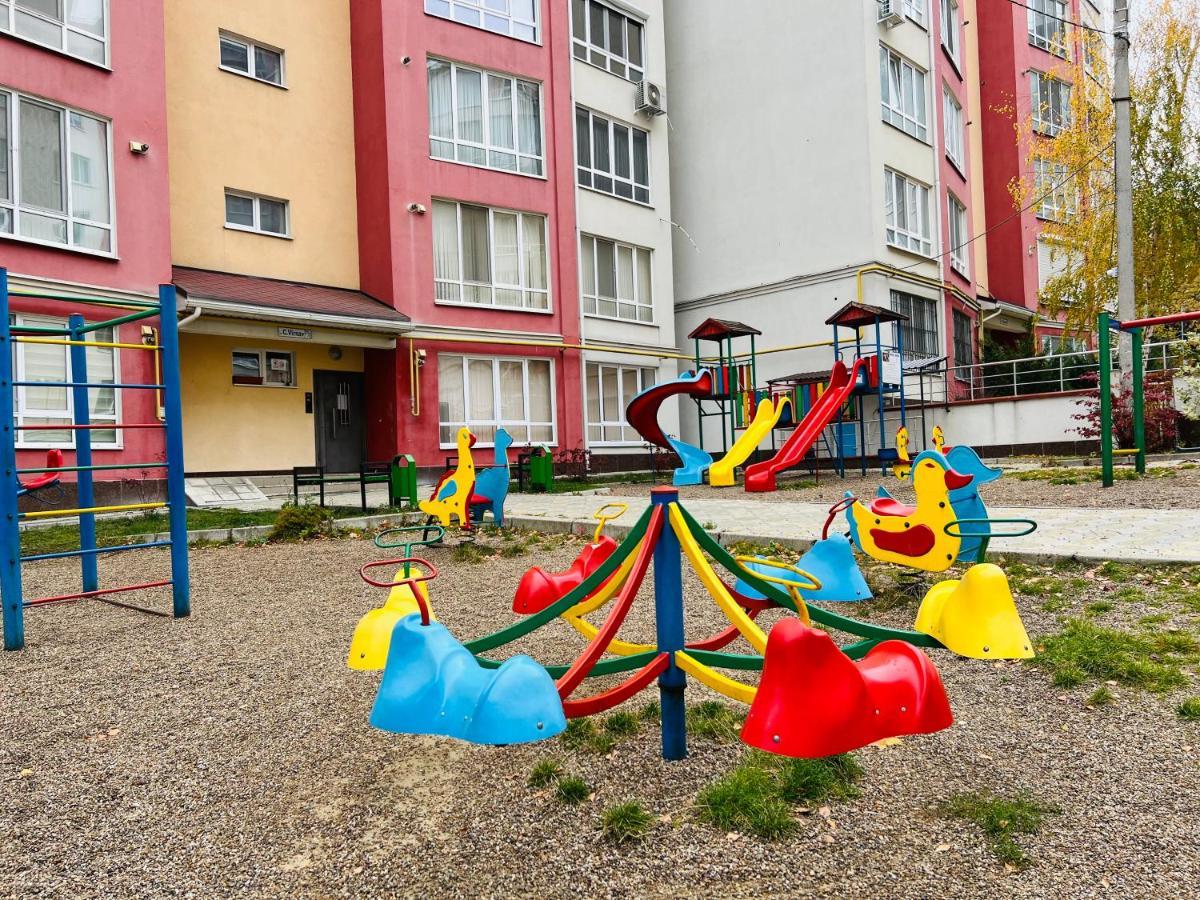 Cozy Apartment In تشيسيناو المظهر الخارجي الصورة